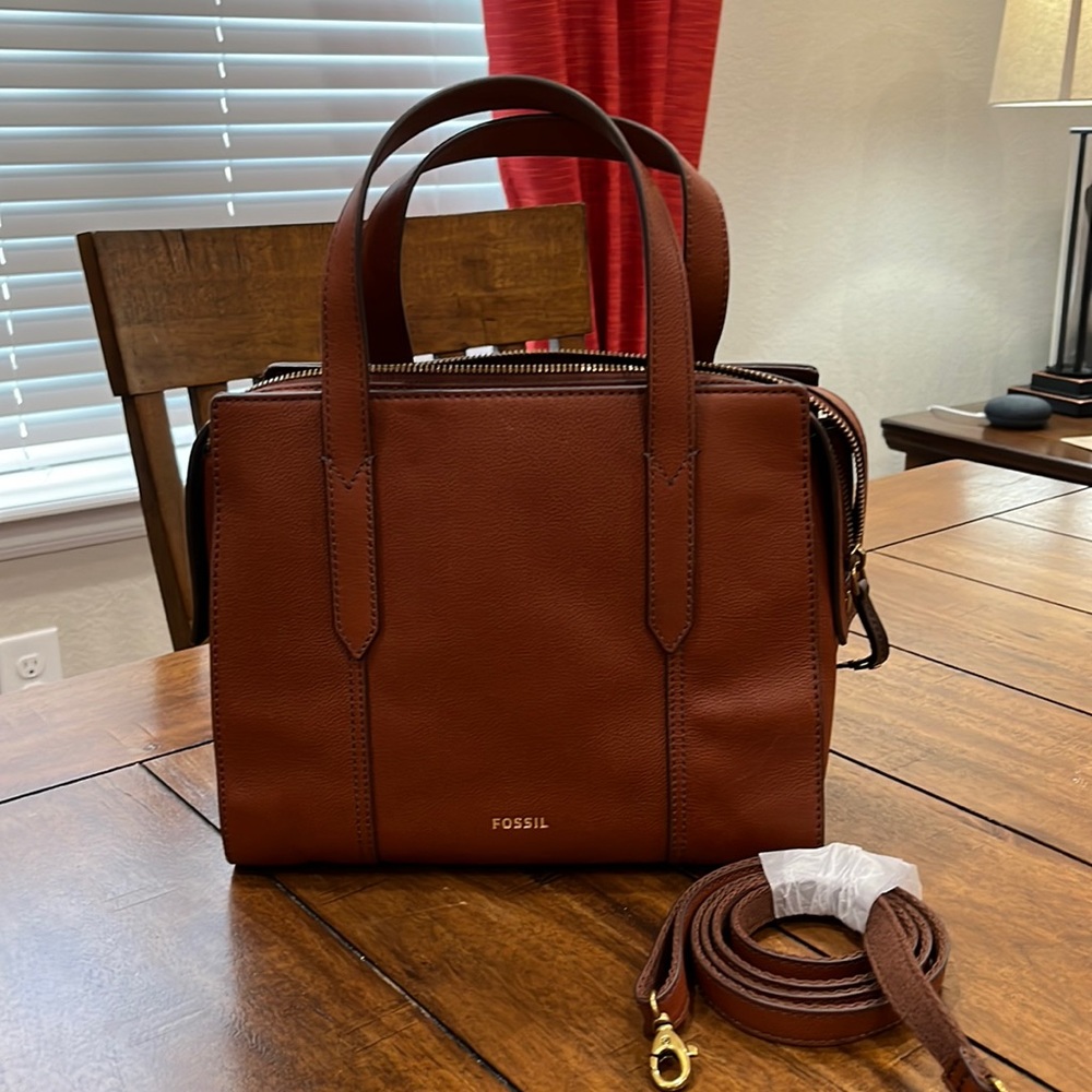 Fossil Sara Satchel. Excellent condition. Beautiful brown.